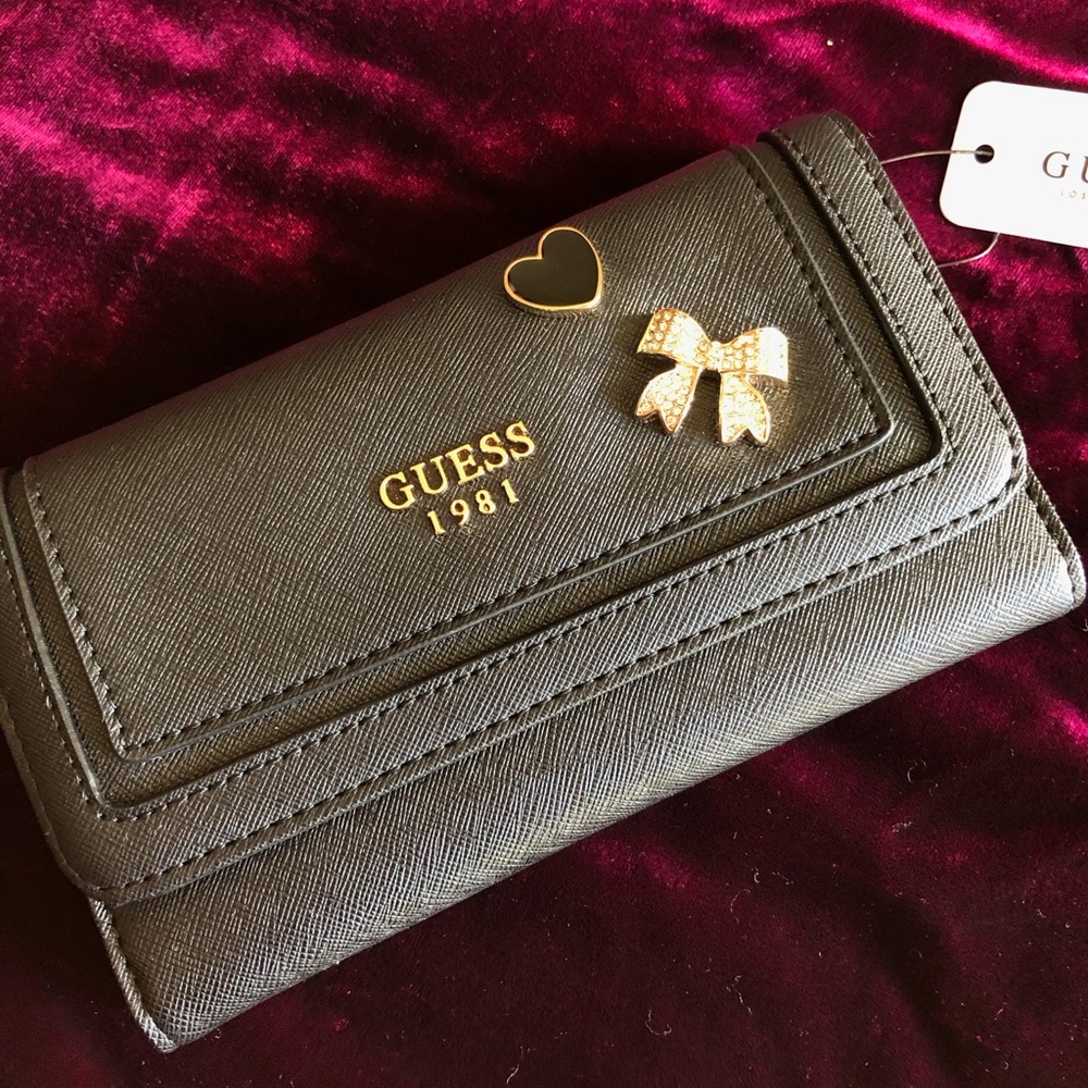 New with tags Guess Wallet